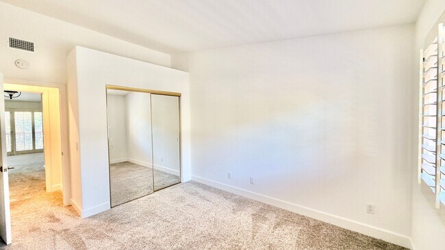 Building Photo - Beautifully Updated & Remodeled Townhome on the Pala Mesa Golf Course in Fallbrook!