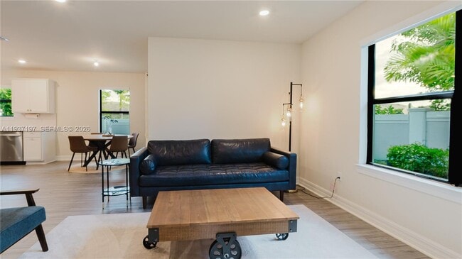 Building Photo - 3001 Hibiscus Ave