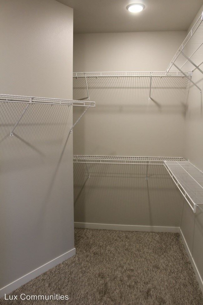 Building Photo - 2 br, 2 bath Apartment - 2899 34th St S
