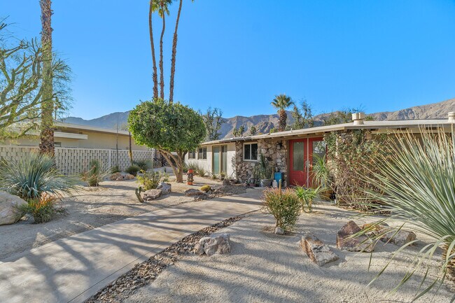 Building Photo - 70801 Fairway Dr
