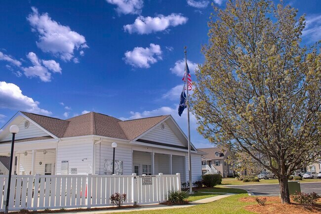 Building Photo - 401 Mahogany Dr