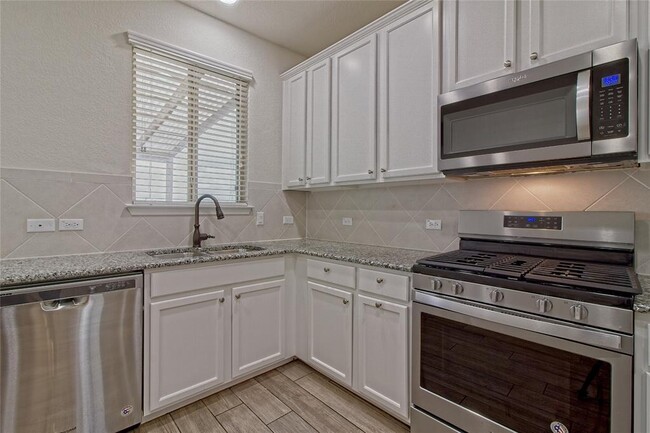 Building Photo - 468 Perryville Lp