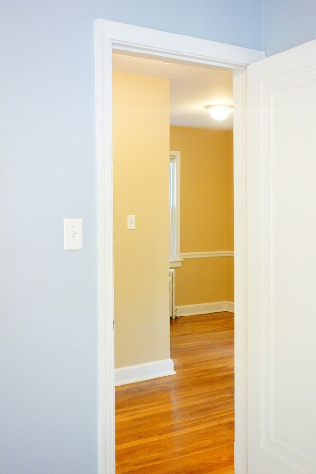 Building Photo - 8409 Greenwood Ave