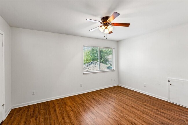 Building Photo - 751 Langwood Dr