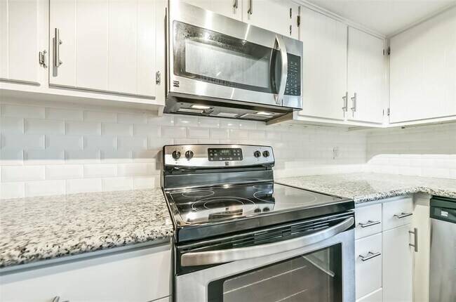 Building Photo - 5005 Georgi Ln