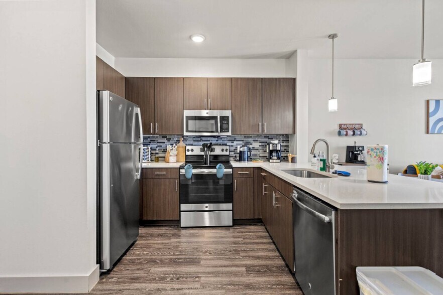 Building Photo - 10550 N Central Expy