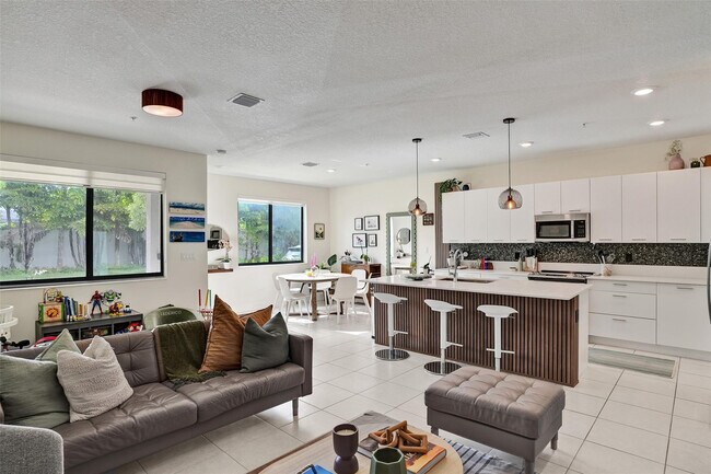 Building Photo - 8001 NW 41st St