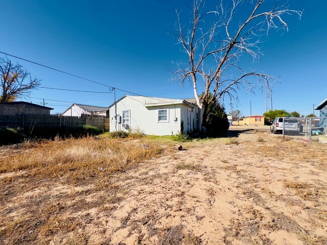 Building Photo - Charming Home in Levelland