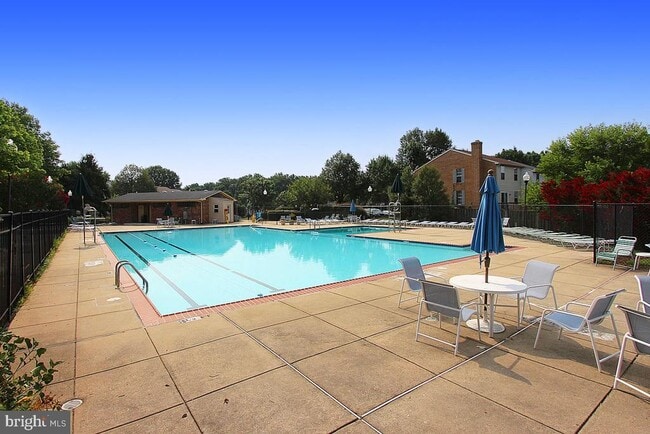 Building Photo - 529 Coral Reef Dr