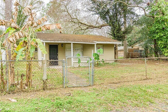 Building Photo - 14918 Pine Crest Rd