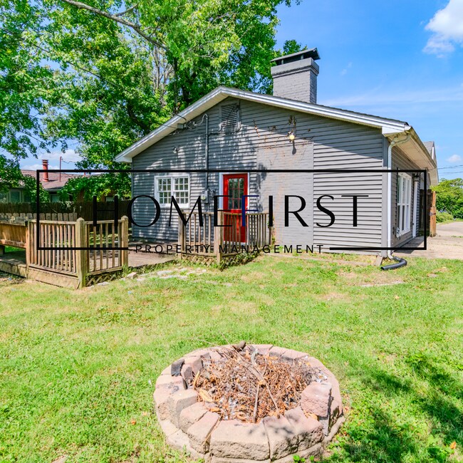 Building Photo - 216 Magnolia Dr