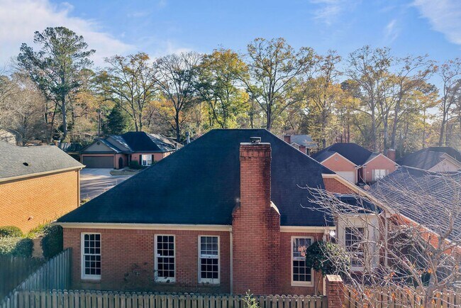 Building Photo - Vestavia Hills - cute and ready to move in NOW!