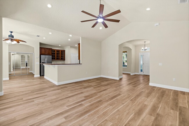 Building Photo - 4085 Crooked Mile Rd