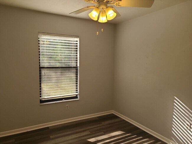 Building Photo - Great Home in the SW