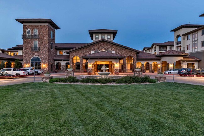 Entry and Leasing Office - 13660 Via Varra