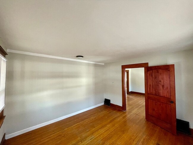 Building Photo - 1501 S Spring St