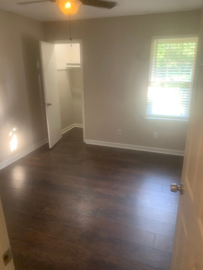 Building Photo - 5016 Merlin Dr