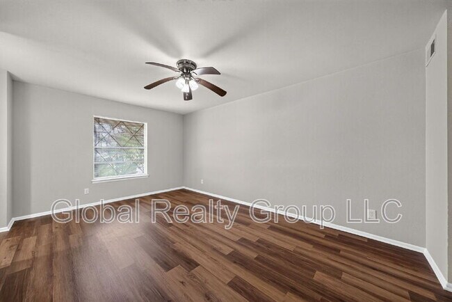 Building Photo - 103 Brettonwood Dr