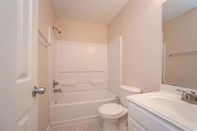 Building Photo - 2223 Shady Pine Dr