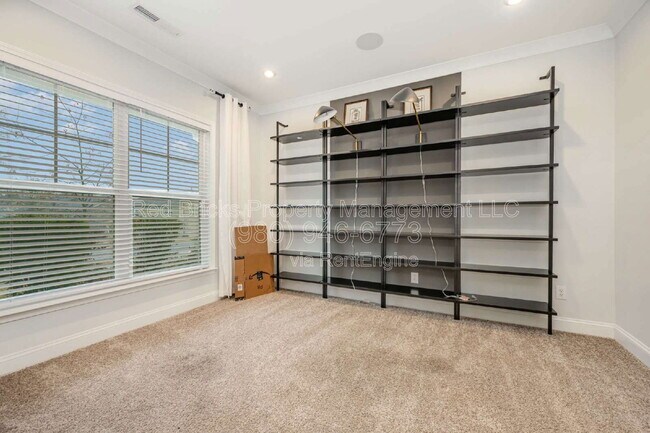 Building Photo - 19016 Yellow Birch Dr