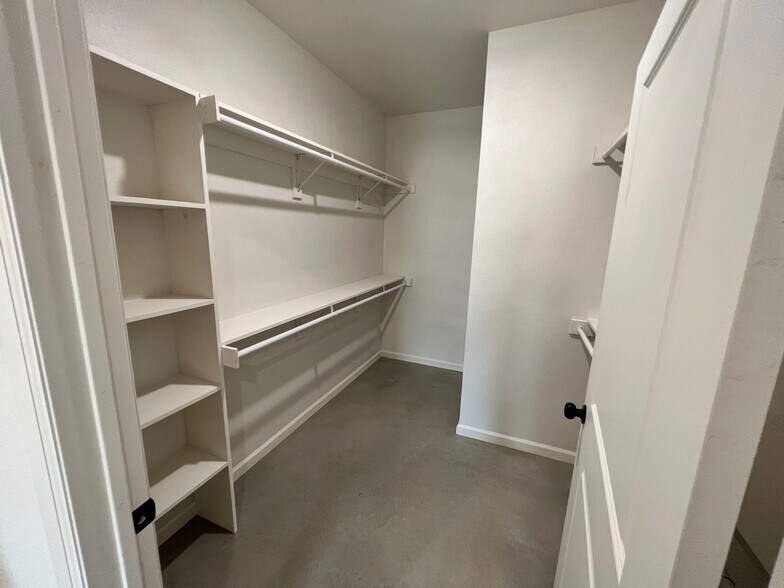 Building Photo - 2232 J E Woody Rd