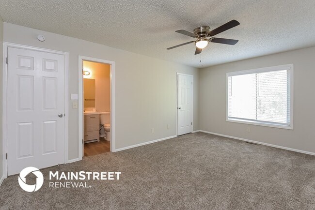 Building Photo - 2551 S Kittredge Way