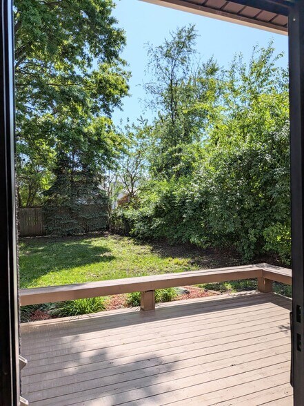 Building Photo - 515 Clearwater Dr