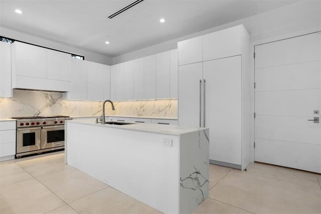 Building Photo - 2001 Marietta Dr