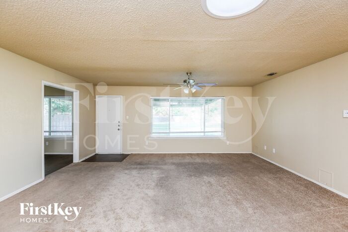 Building Photo - 3513 Hummingbird Dr