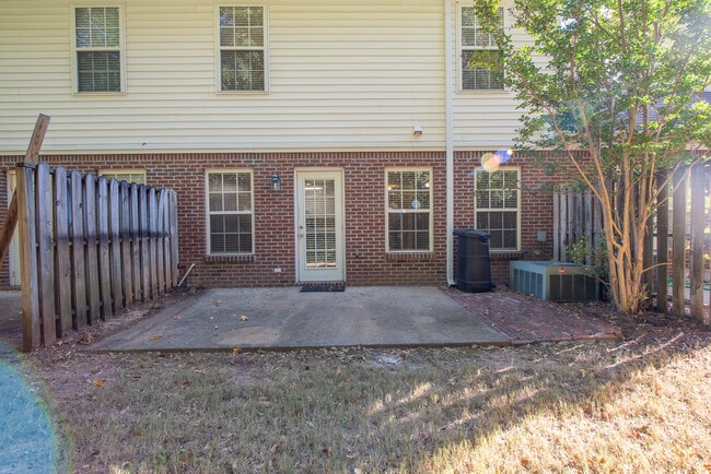 Building Photo - 2428 E University Dr