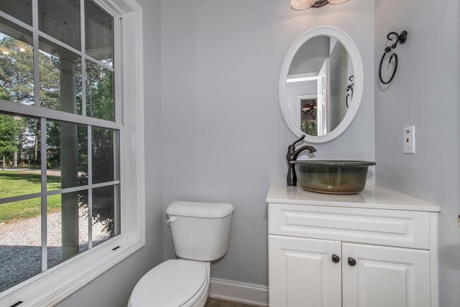 Building Photo - Rare opportunity to rent on LAKE MURRAY!