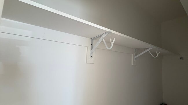 Building Photo - 907 Herbine St