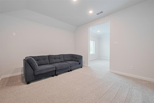 Building Photo - 307 Roselle Leaf Dr
