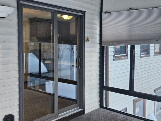 Building Photo - 27 Summer St