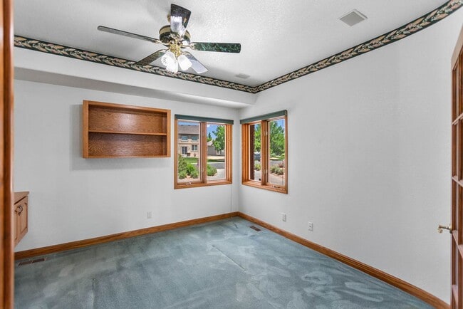 Building Photo - 3957 Valley Oak Dr