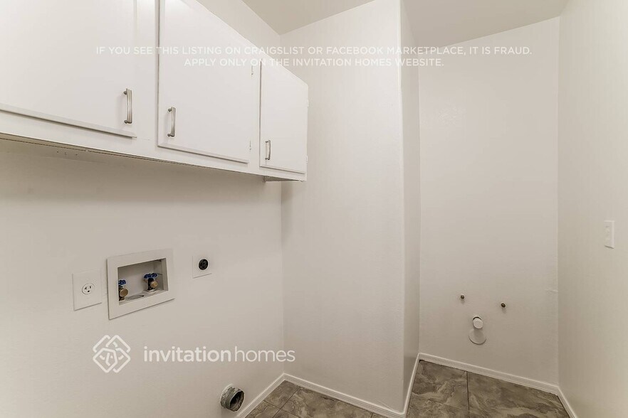 Building Photo - 3111 W Louise Dr