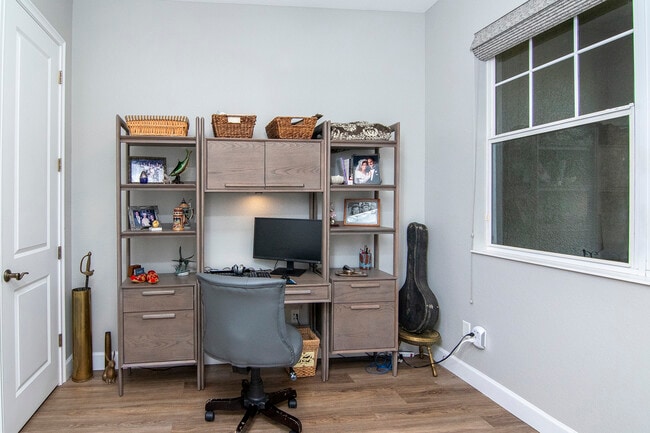 Building Photo - 5919 Bowen Daniel Dr