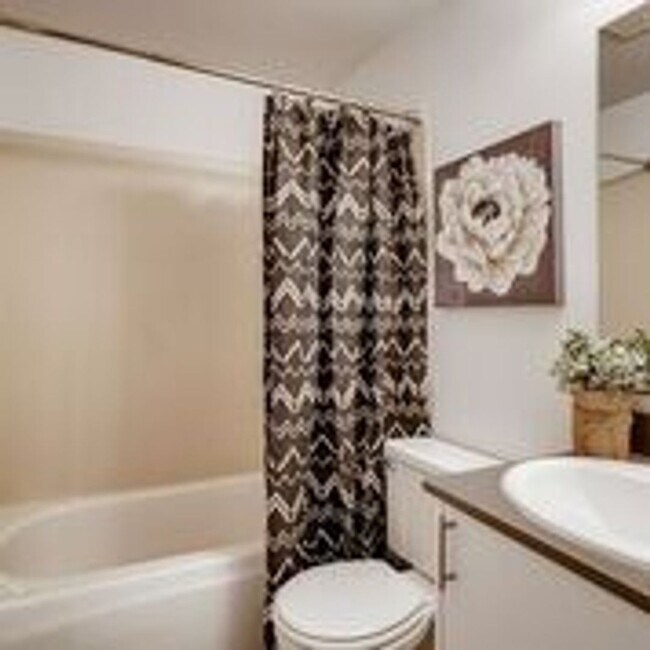 Building Photo - Rental Home in Auburn
