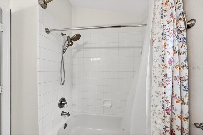 Building Photo - 5477 Glen Oak Pl