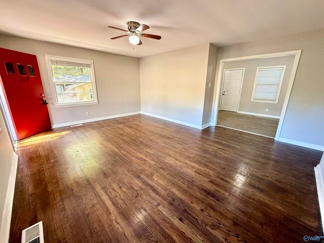 Building Photo - 117 Meadow Dr