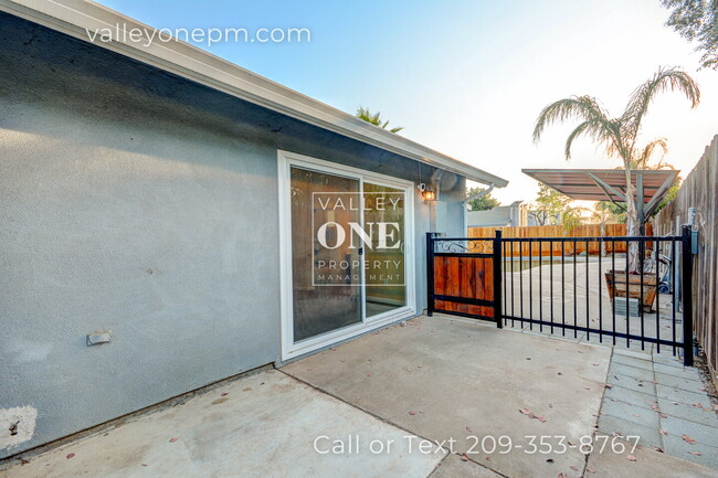 Building Photo - 2717 Palomino Ln
