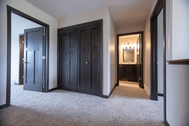 Building Photo - 3404 Green Pastures Ln