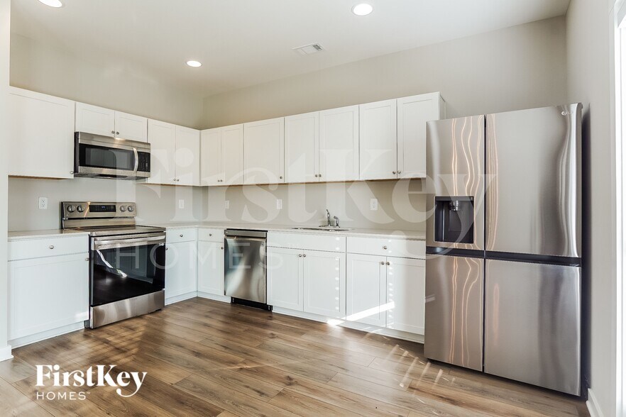 Building Photo - 187 Crossroads Cir