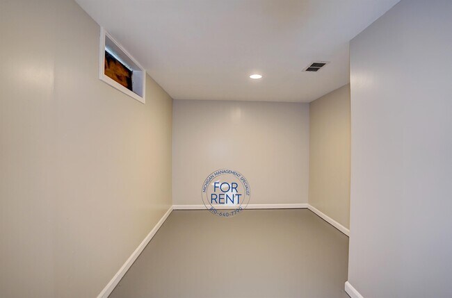 Building Photo - 3717 Larchmont St