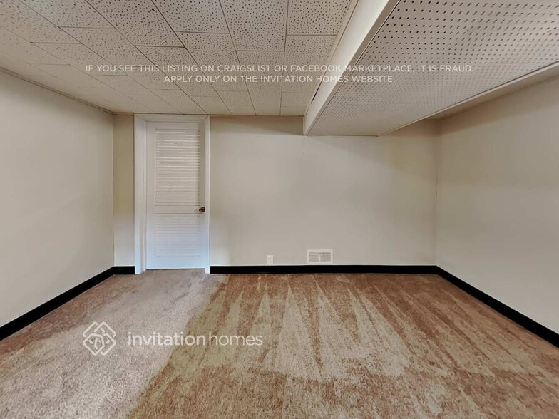 Building Photo - 2645 W 94th St