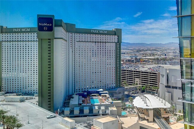 Building Photo - 3722 S Las Vegas Blvd