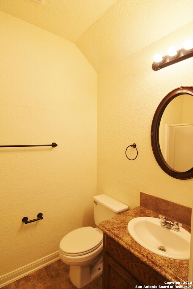 Building Photo - 1270 Hillcrest Dr