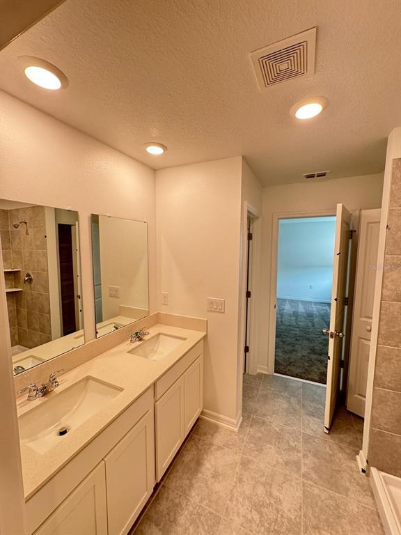 Building Photo - 724 Reggie Rd