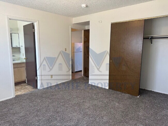 Building Photo - 706 Downey St