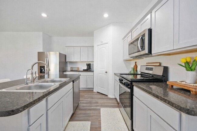 Building Photo - 24034 Sunview Vly Dr